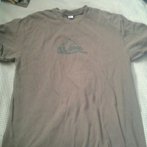 quiksilver t shirt
